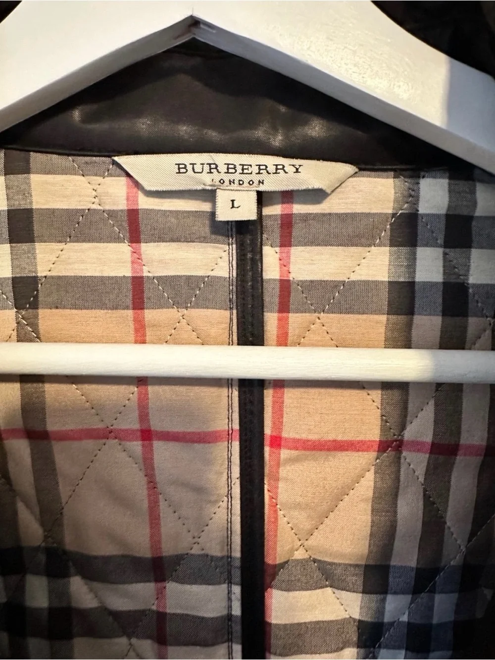 Burberry Quilted Double-Breasted Trench Coat in Black - Picture 4 of 7